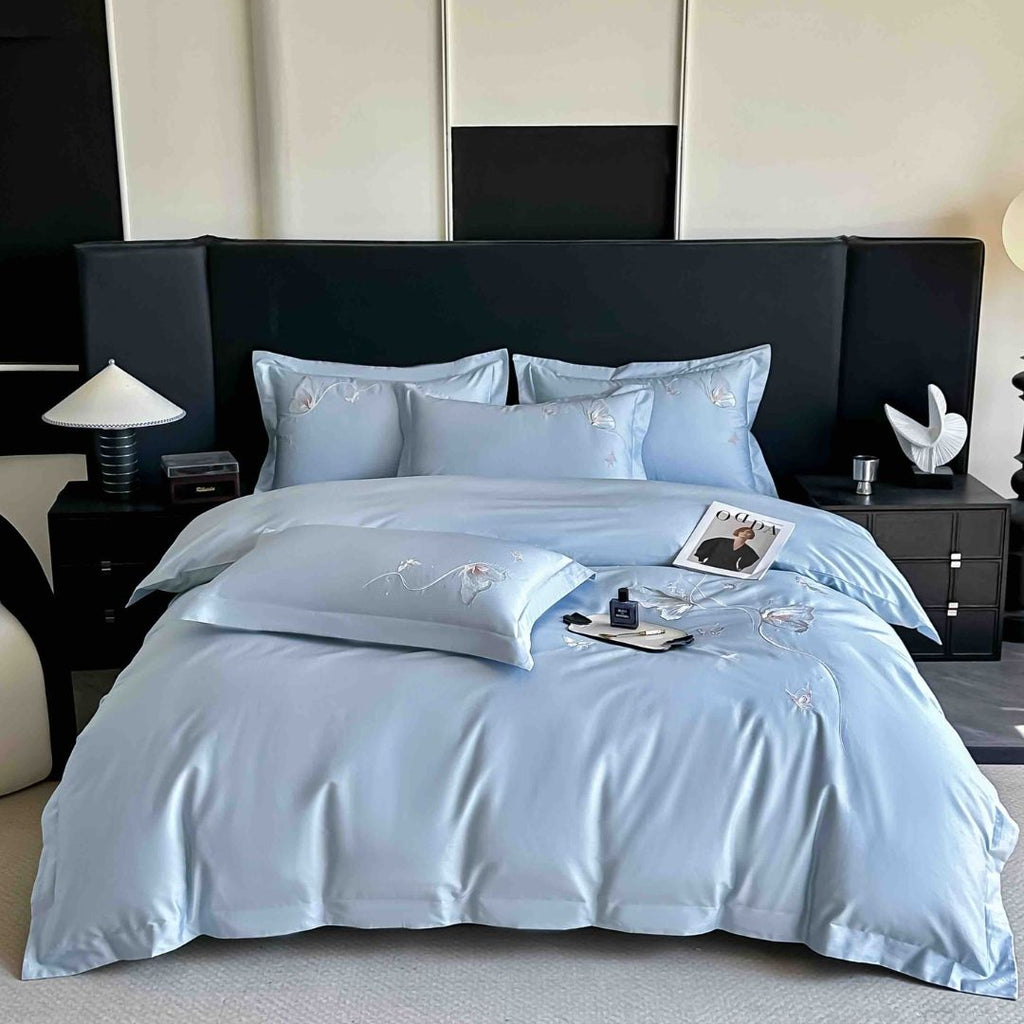 Lenjerii Brodate Bumbac Satin Premium Deluxe Pat Dublu Albastru Fluturi BBS05