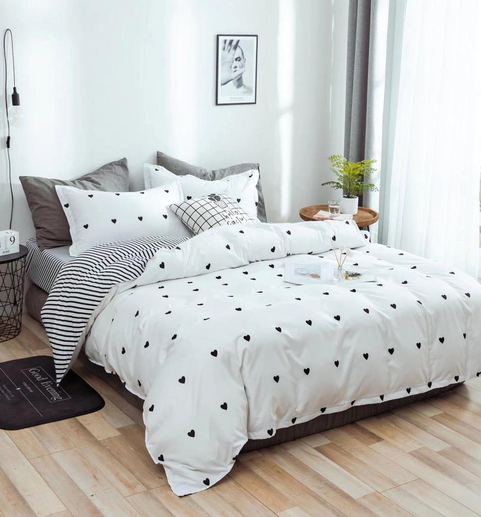 Lenjerii 1+1 Gratis Bumbac Satinat Pucioasa Albe Inimioare Negre L508