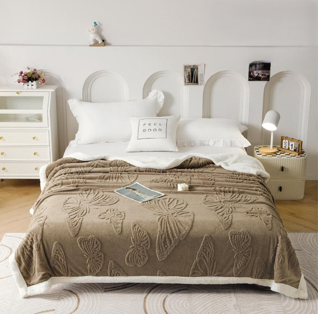 Paturi Cocolino Groase  Blanita Model cu Fluturi Maro PCD311