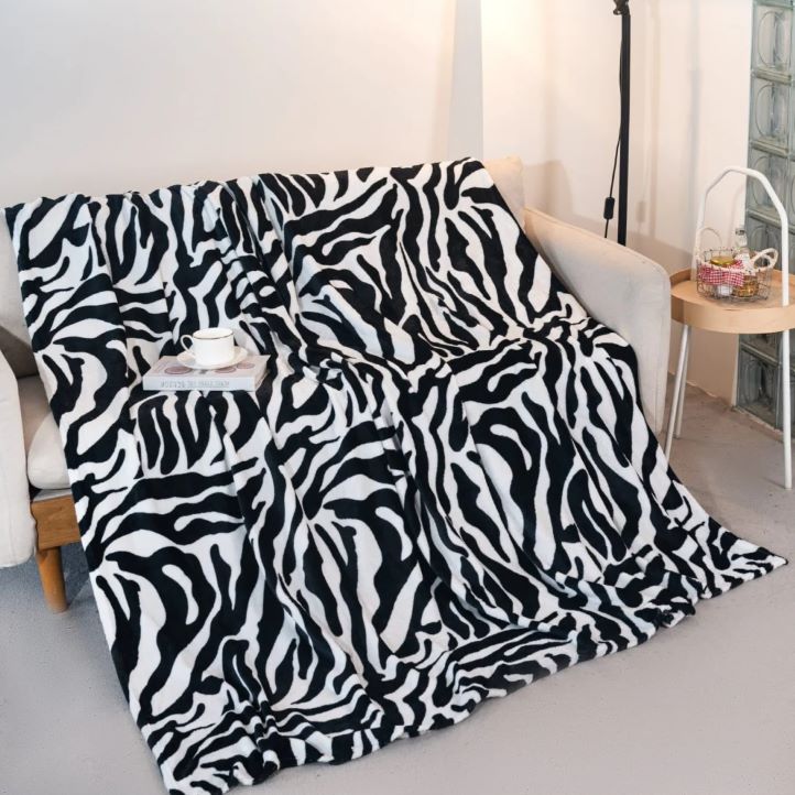 Paturi Pufoase Cocolino Pat Dublu Alb Negru Animal Print Zebra PCA109